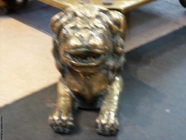 PICT5401-Bible_stand_foot