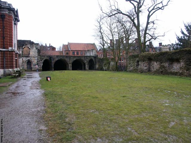 PICT5486-St_Leonards_Hospital_ruins